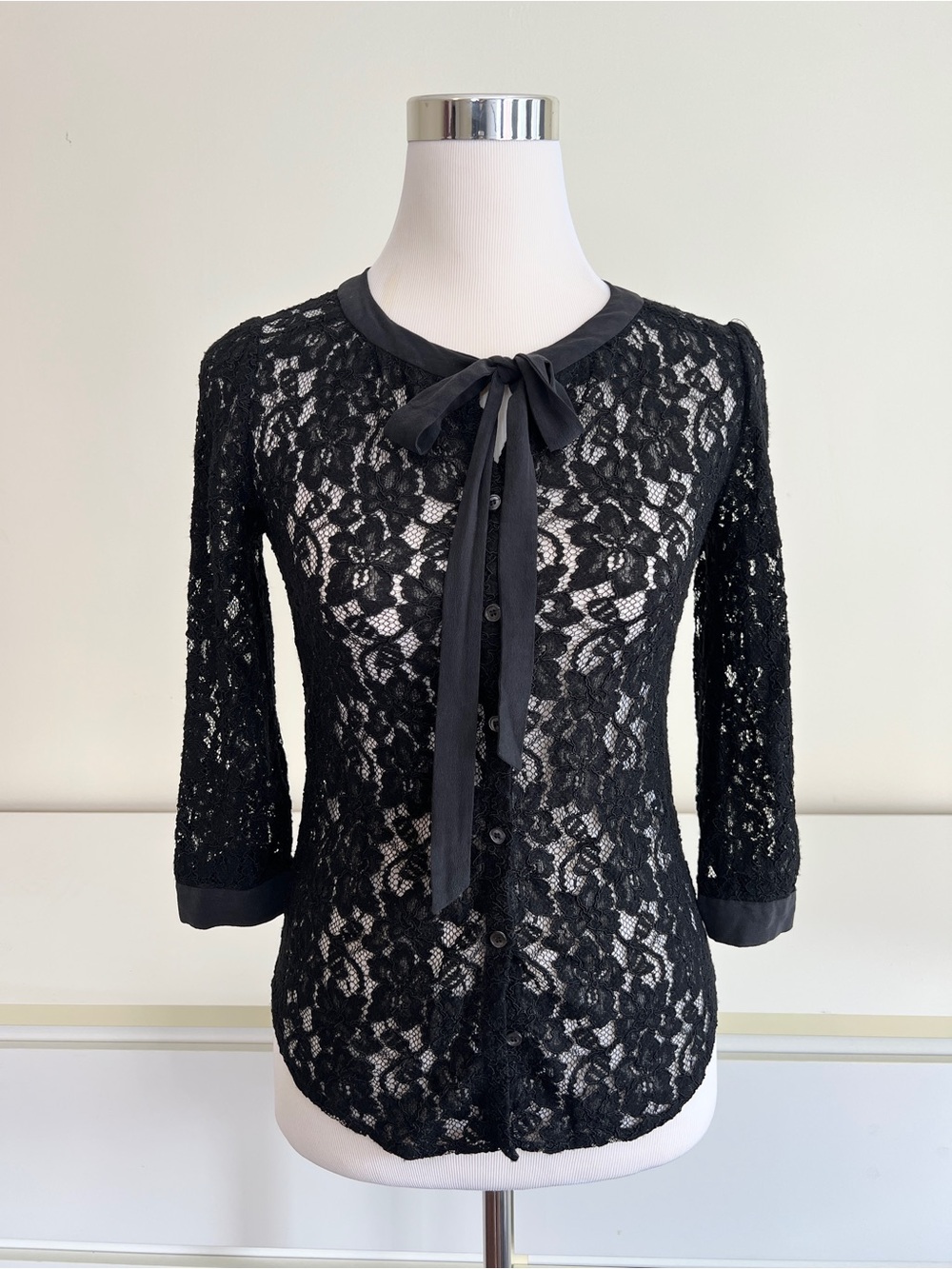 ARITZIA Y2K BLACK LACE TIE NECK BLOUSE XXS